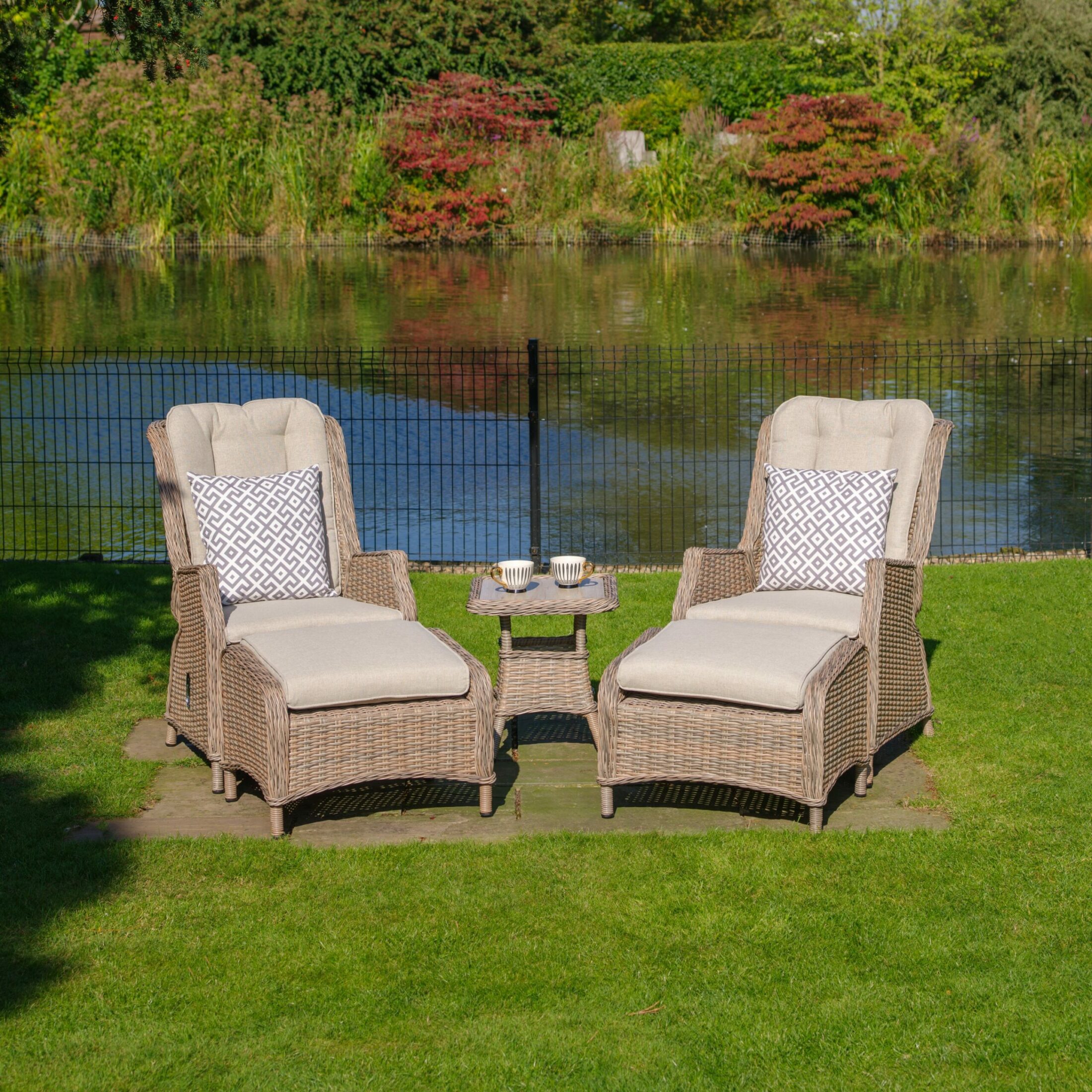 outdoor backyard chairs