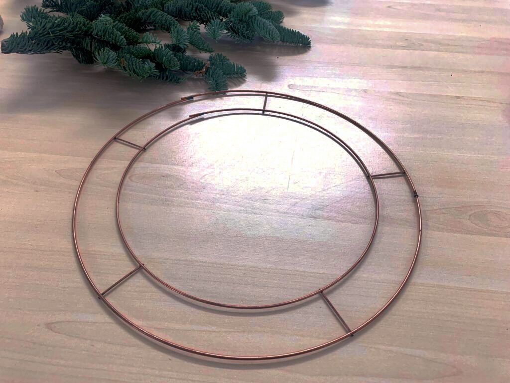 christmas wreath wire hoop 1024x768