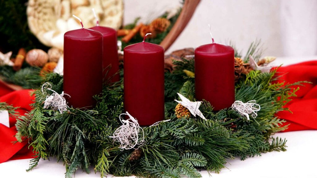 advent candles in a wreath